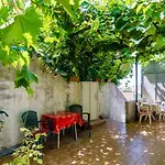 Guest House Mara