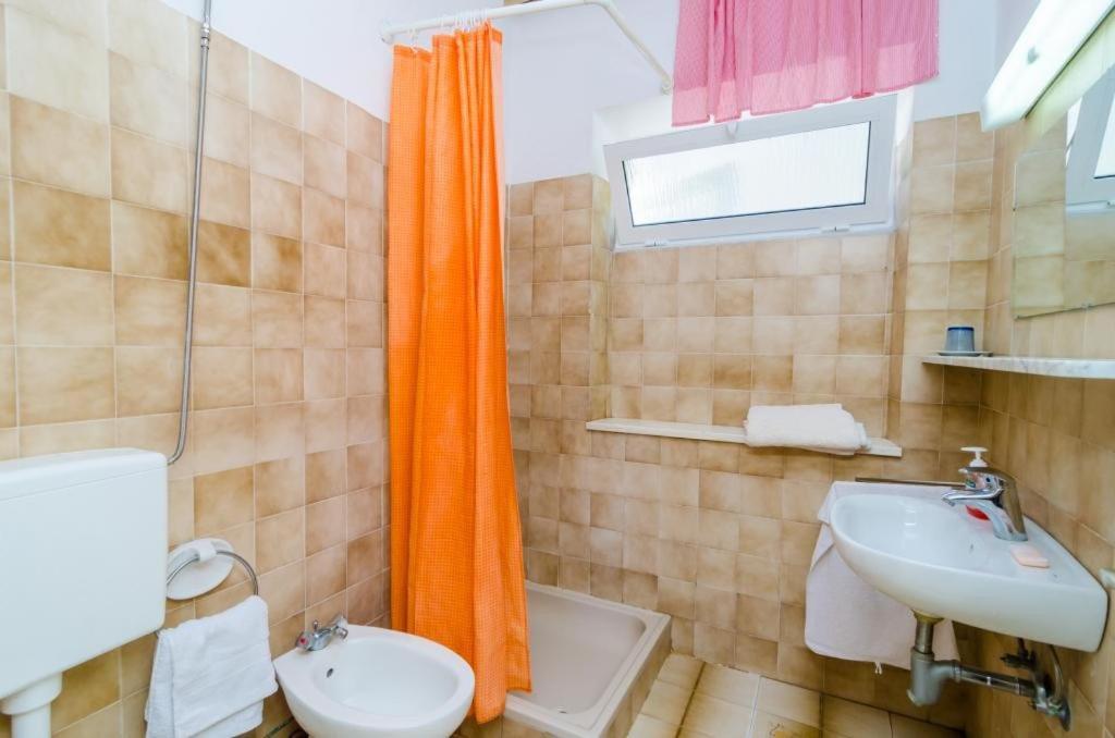 Guest house Mara 2*